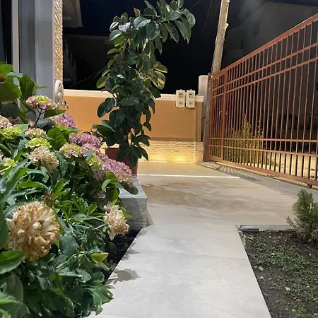 아파트 Urban Luxe Retreat- *