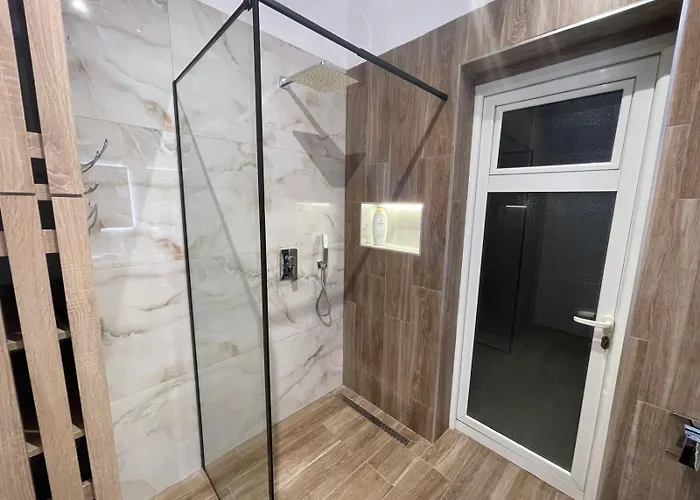 Urban Luxe Retreat- Appartamento Pogradec