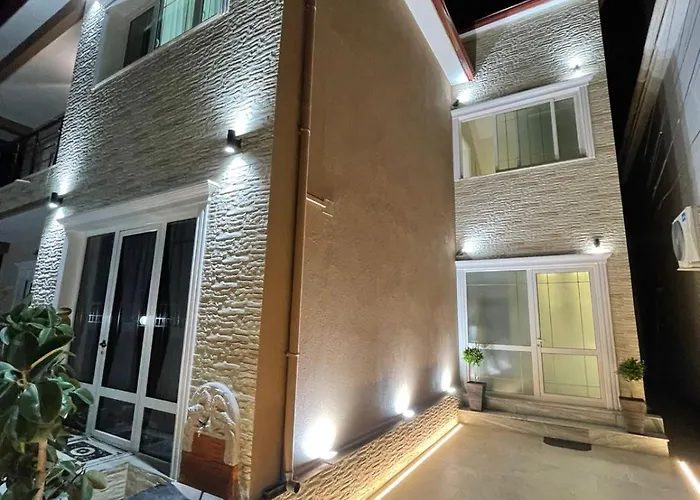 Urban Luxe Retreat- *