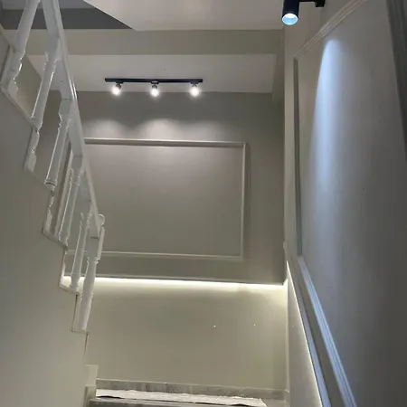 Urban Luxe Retreat- 公寓 *