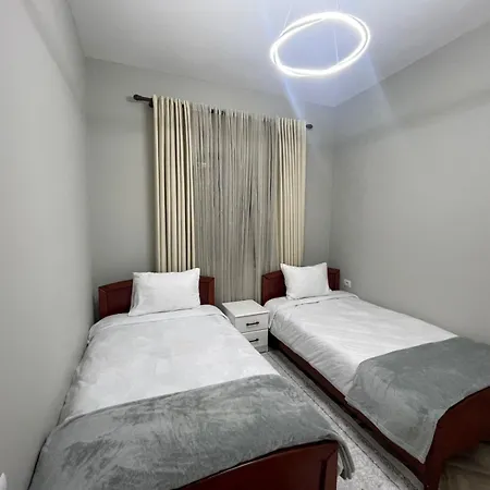 Urban Luxe Retreat- Appartamento